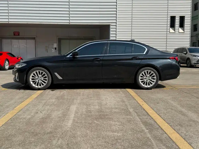 BMW 5 Series — Фото автомобиля 6