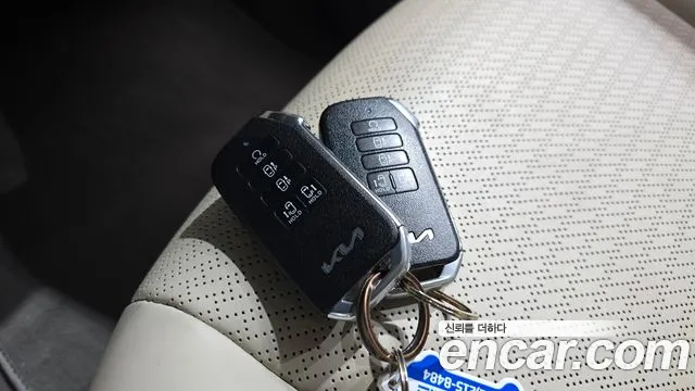 Kia Carnival Generation 4 — Фото автомобиля 23