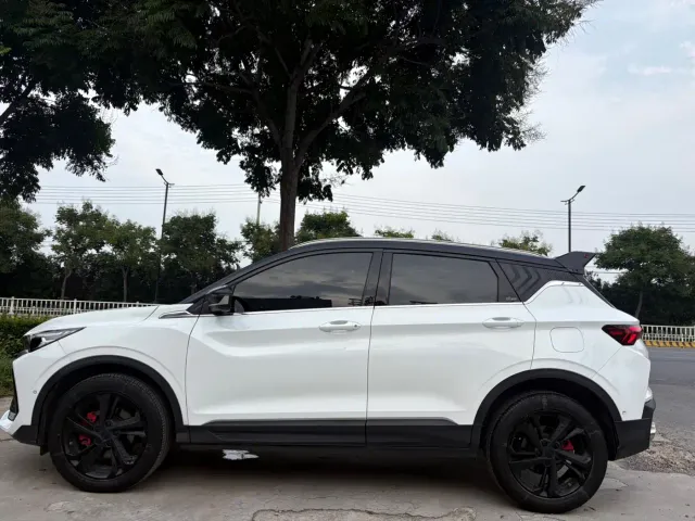 Geely Binyue — Фото автомобиля 2