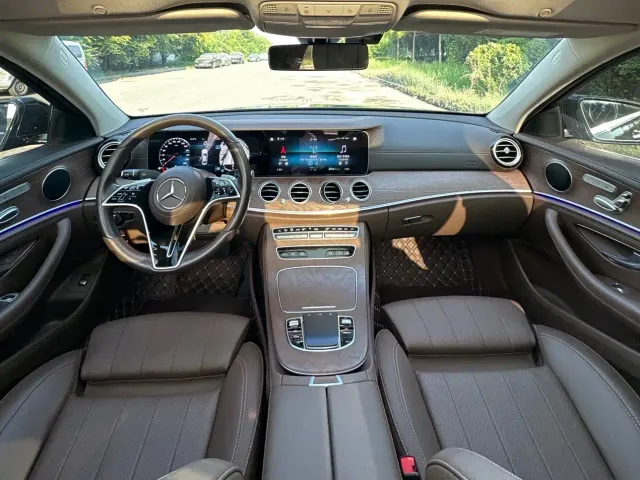 Mercedes-Benz E-Class — Фото автомобиля 9