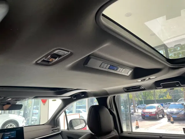 Toyota Granvia — Фото автомобиля 15