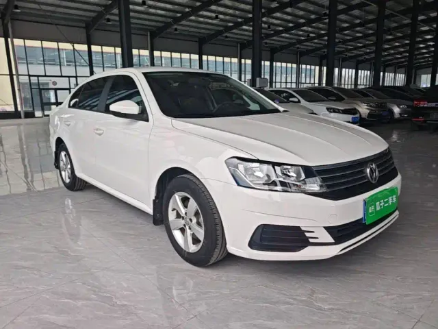 Volkswagen Lavida — Фото автомобиля 3