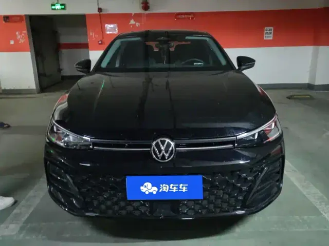 Volkswagen Passat — Фото автомобиля 2