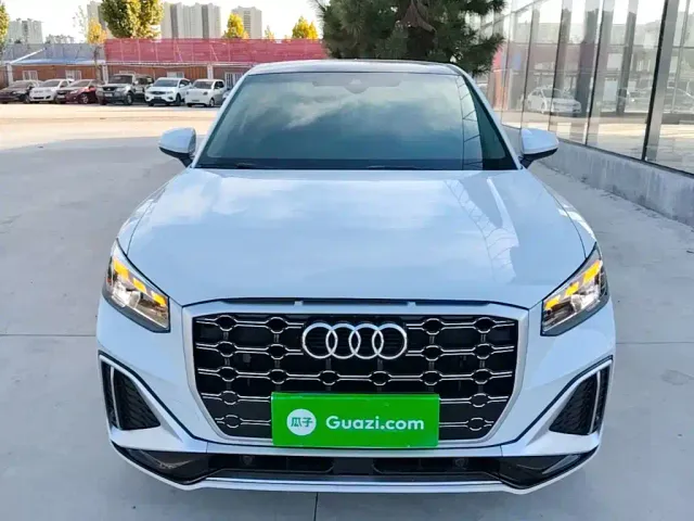 Audi Q2L — Фото автомобиля 2