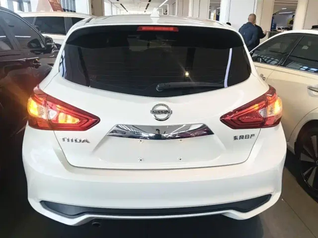 Nissan Tiida — Фото автомобиля 5