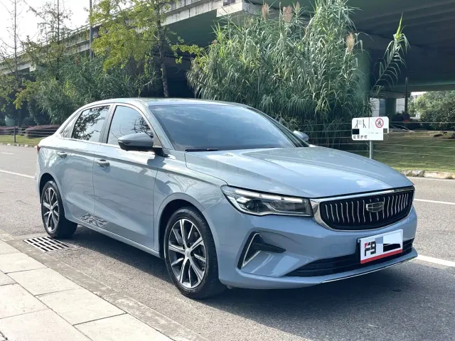 Geely Emgrand — Фото автомобиля 3