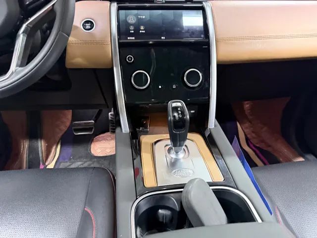 Land Rover Discovery Sport — Фото автомобиля 16