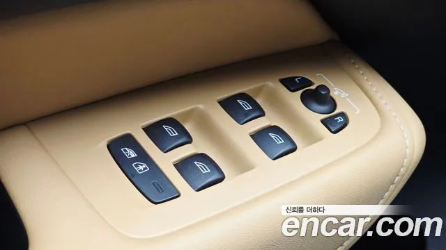 Вольво XC60 — Фото автомобиля 19