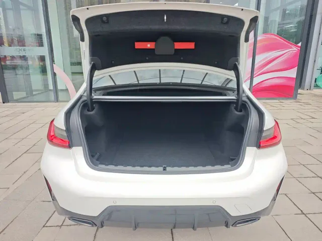 BMW 3 Series — Фото автомобиля 5