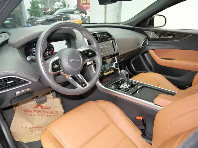 Jaguar XEL — Фото автомобиля 17
