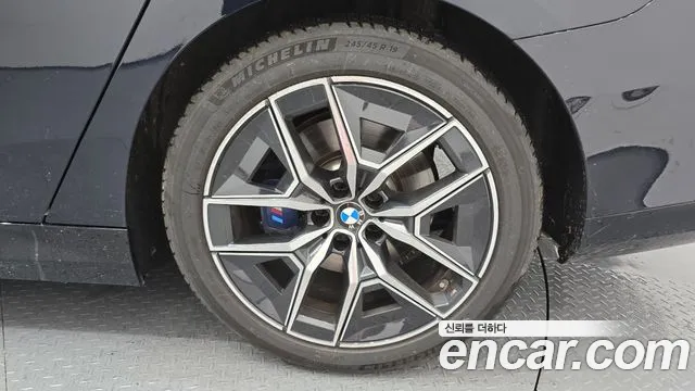 BMW 5 Series G60 — Фото автомобиля 6