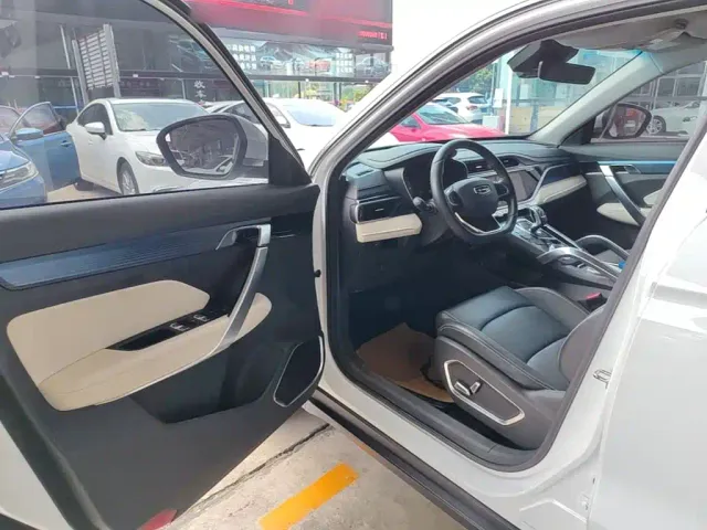 Geely Boyue — Фото автомобиля 15