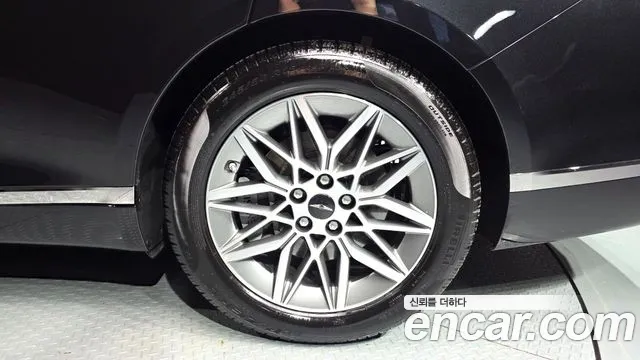 Genesis G80 Бензин 2.5 турбо AWD — Фото автомобиля 18