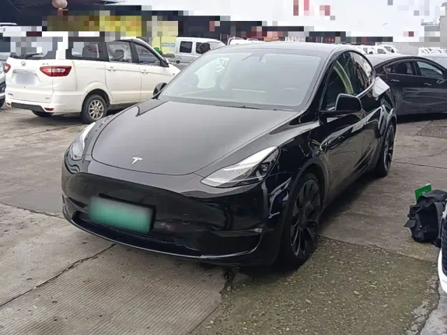 Фотография автомобиля — Tesla Model Y