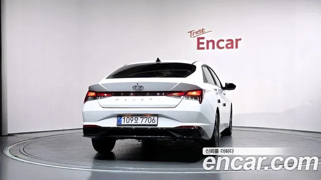 Hyundai Avante CN7 — Фото автомобиля 4