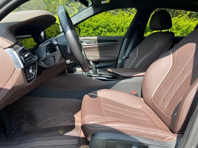 BMW 5 Series — Фото автомобиля 11