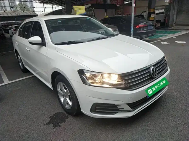 Volkswagen Lavida — Фото автомобиля 3