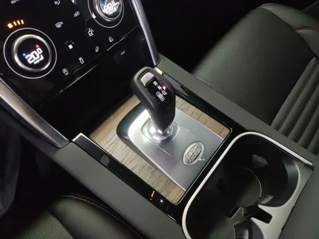 Land Rover Discovery Sport — Фото автомобиля 13