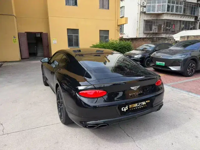 Bentley Continental — Фото автомобиля 6