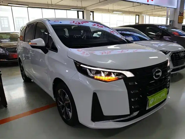 GAC Trumpchi M6 — Фото автомобиля 3