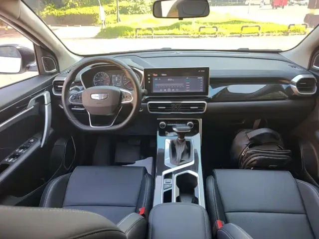 Geely Binyue — Фото автомобиля 9