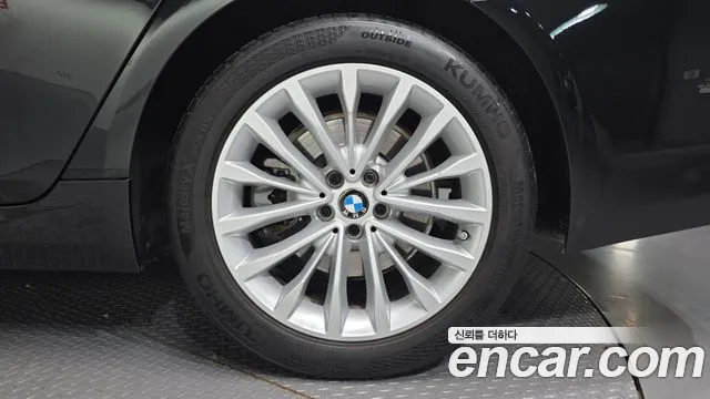 BMW 5 Series G30 — Фото автомобиля 5