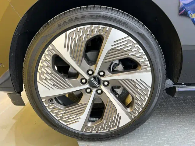 Lincoln Navigator — Фото автомобиля 10