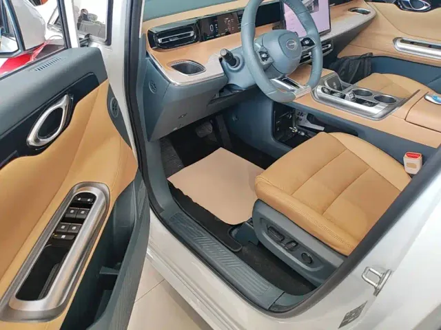 GAC Trumpchi E8 — Фото автомобиля 15