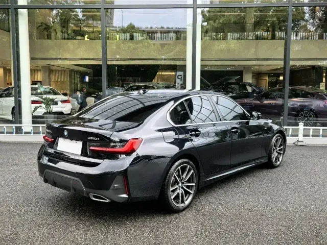 BMW 3 Series — Фото автомобиля 3