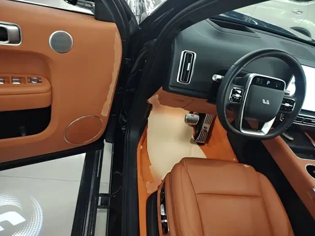 Li Auto L9 — Фото автомобиля 15