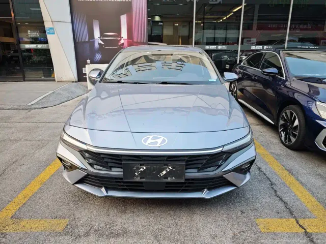 Hyundai Elantra — Фото автомобиля 2