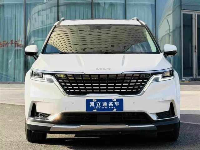 Kia Carnival — Фото автомобиля 2