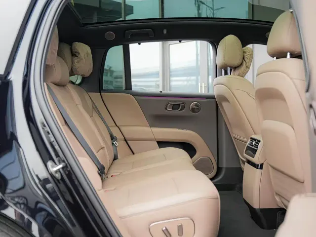 Li Auto i6 — Фото автомобиля 6