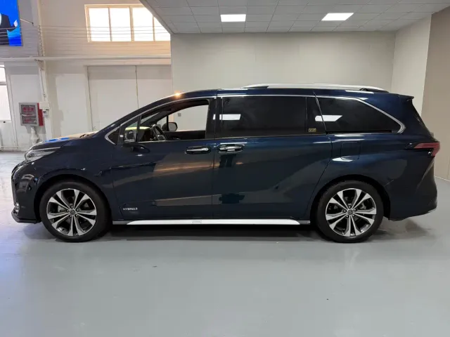 Toyota Granvia — Фото автомобиля 7