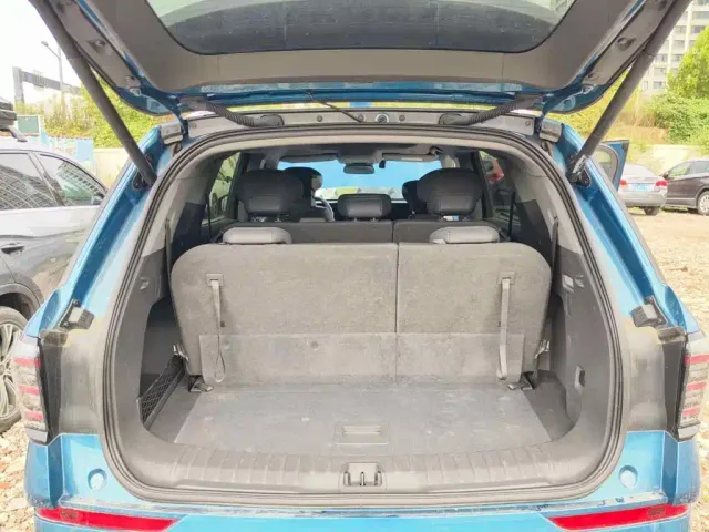 Ford Edge — Фото автомобиля 5