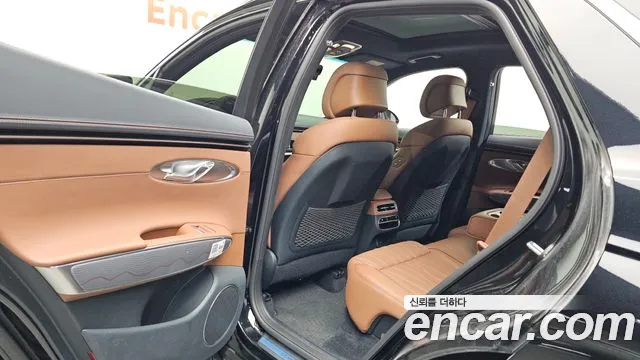 Genesis GV70 2.5T Бензин AWD — Фото автомобиля 11