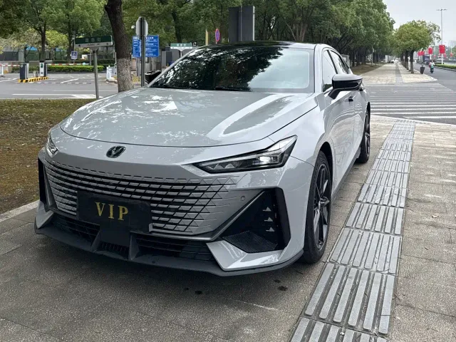 Фотография автомобиля — Changan UNI-V