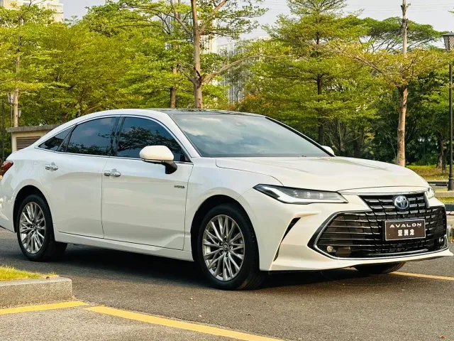 Toyota Avalon — Фото автомобиля 3