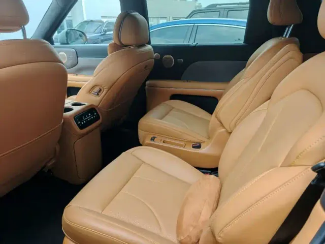IM Motors LS8 — Фото автомобиля 6
