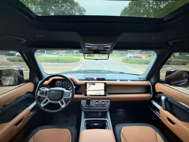 Land Rover Defender — Фото автомобиля 7