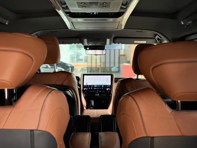 Toyota Alphard — Фото автомобиля 21
