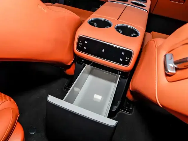 Li Auto L8 — Фото автомобиля 20