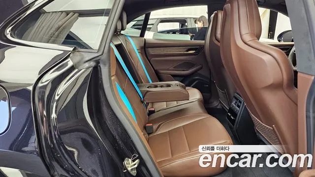Porsche Macan — Фото автомобиля 12