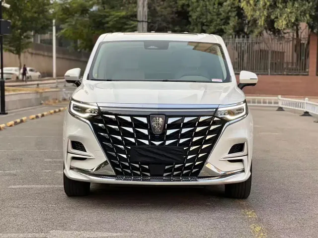 Roewe iMAX8 — Фото автомобиля 2