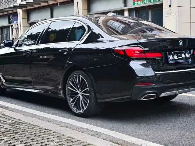 BMW 5 Series — Фото автомобиля 7