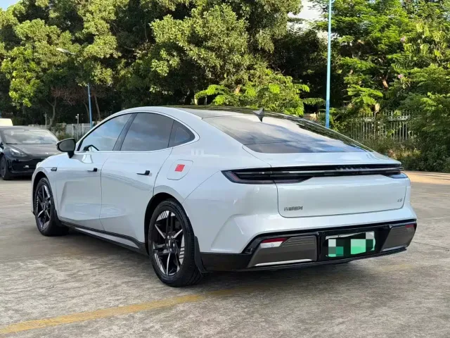 Geely Galaxy E8 — Фото автомобиля 7