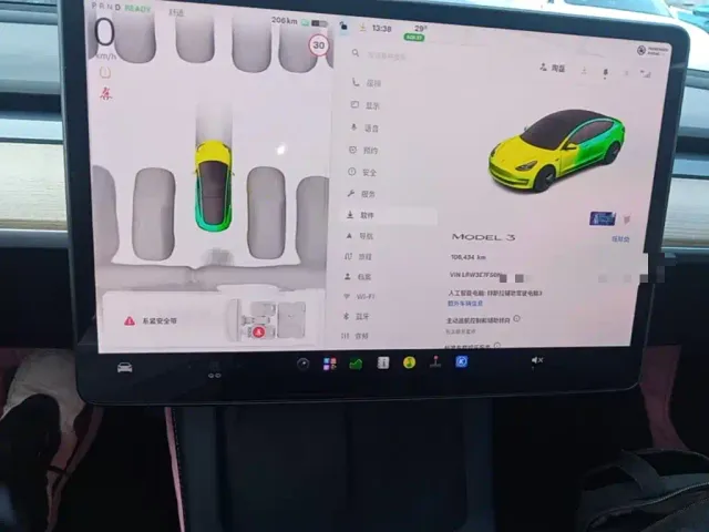Tesla Model 3 — Фото автомобиля 11