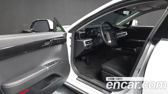 Hyundai Grandeur GN7 — Фото автомобиля 15