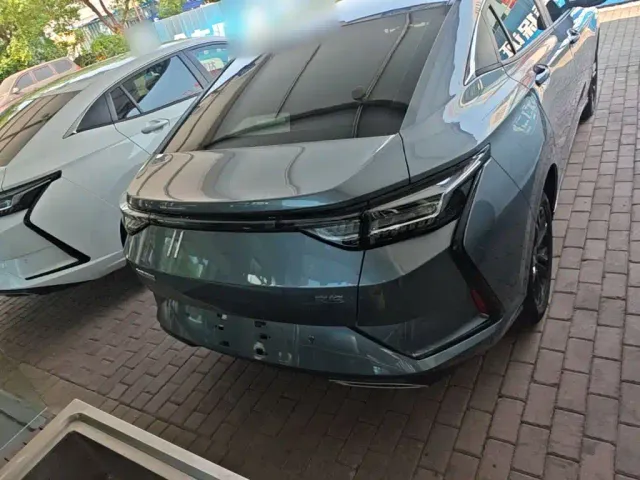 Dongfeng Yixuan — Фото автомобиля 5