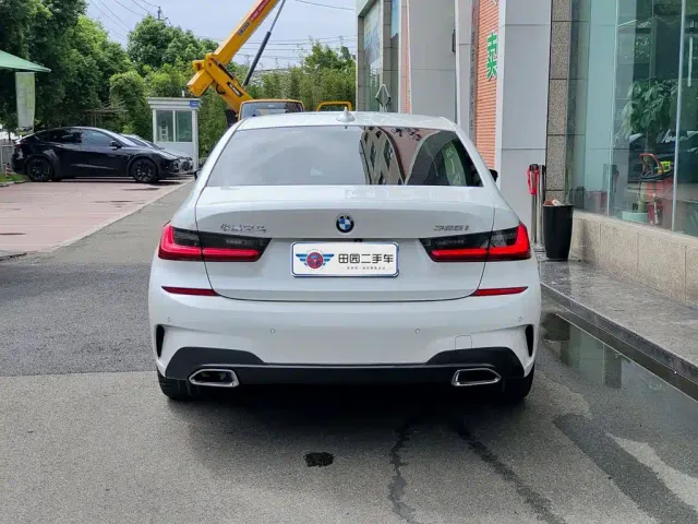 BMW 3 Series — Фото автомобиля 5